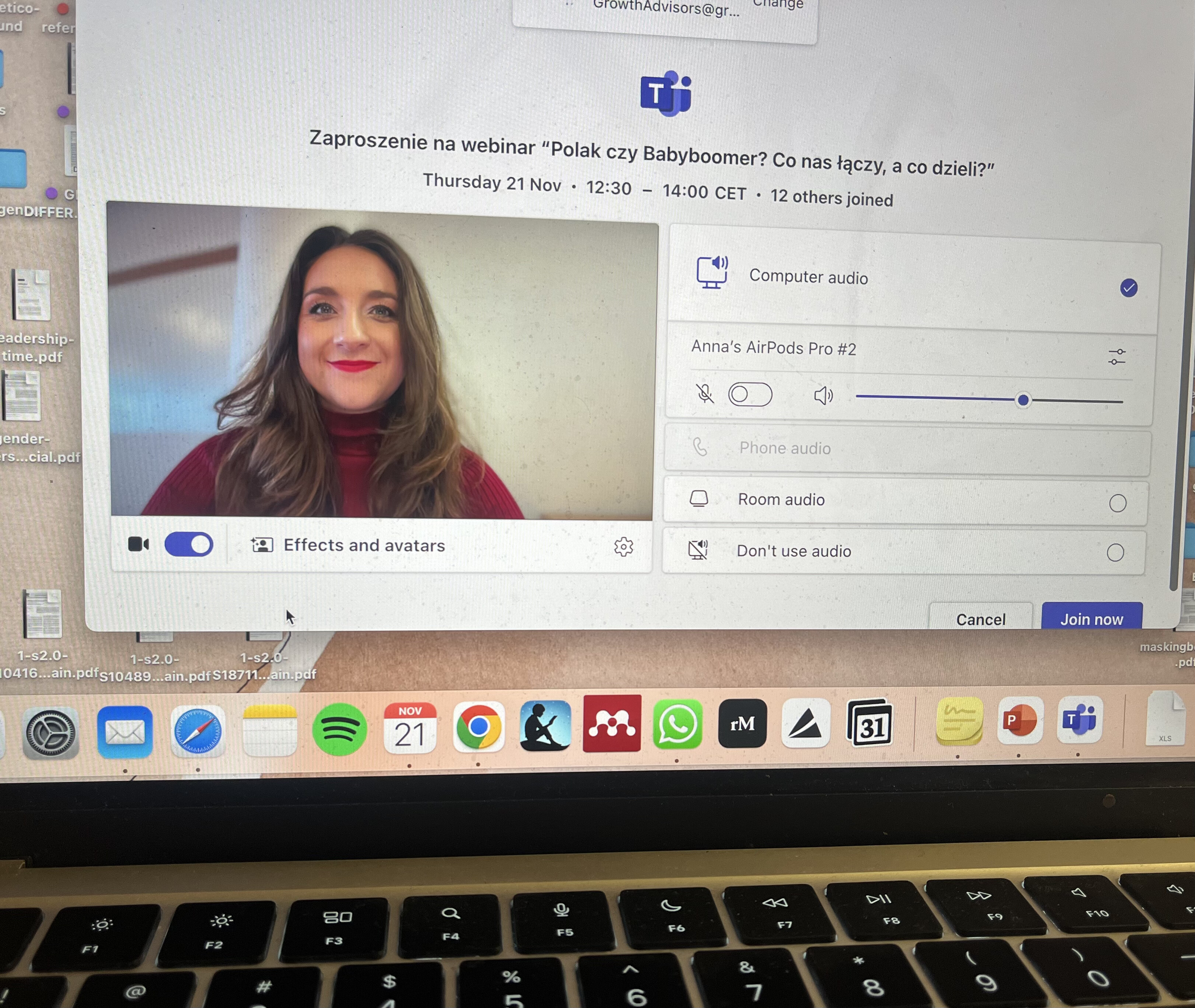 Anna Connor-Łakomy in a one-to-one coaching video call