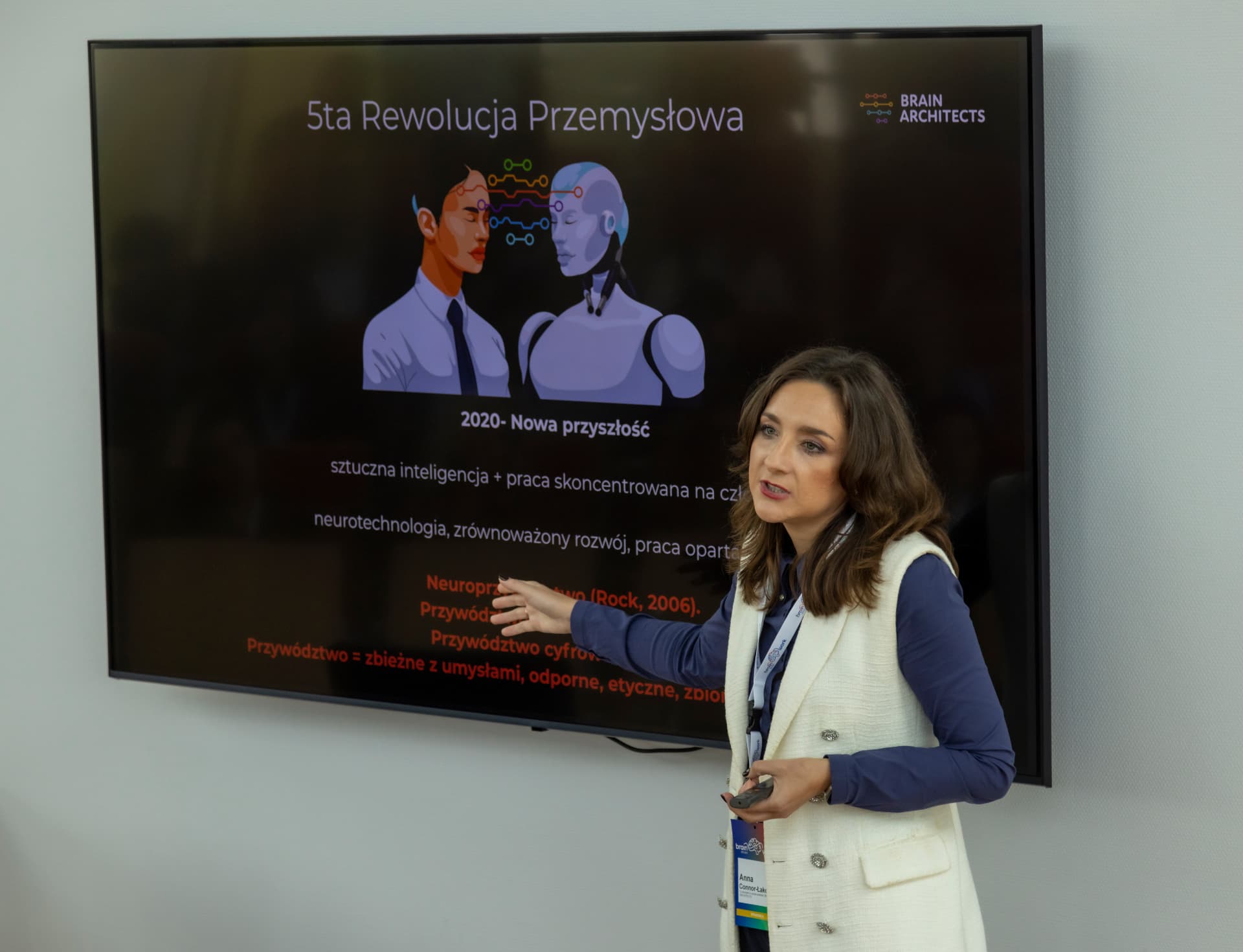 Anna Connor-Łakomy leading a session on the fifth industrial revolution