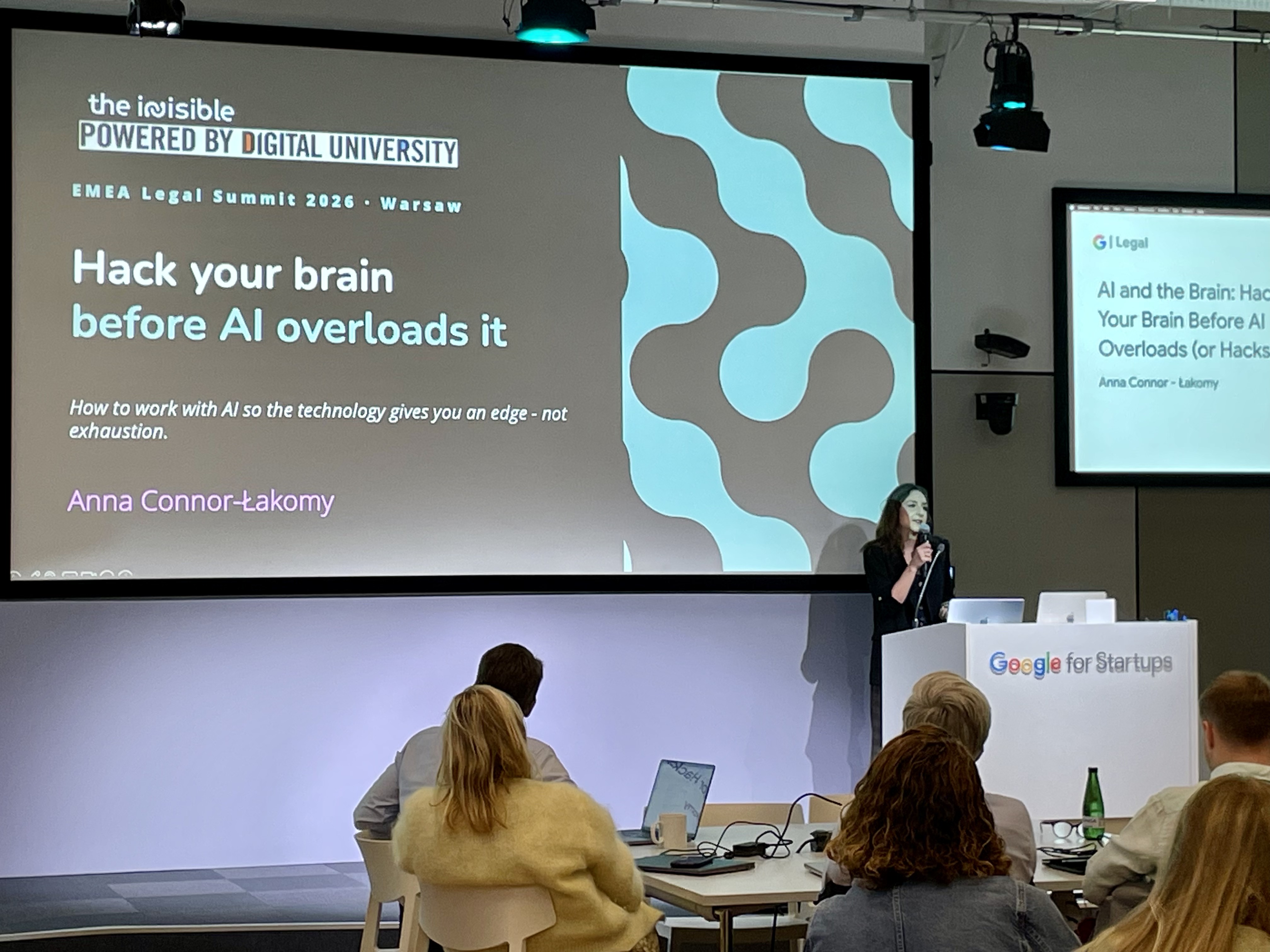 Anna Connor-Łakomy on stage: Hack your brain before AI overloads it